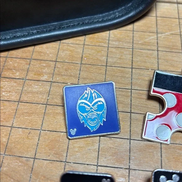 Disney Trading Pin Minnie Mouse Polka Dot Puzzle Piece Plus 3 More Variety - Picture 3 of 17